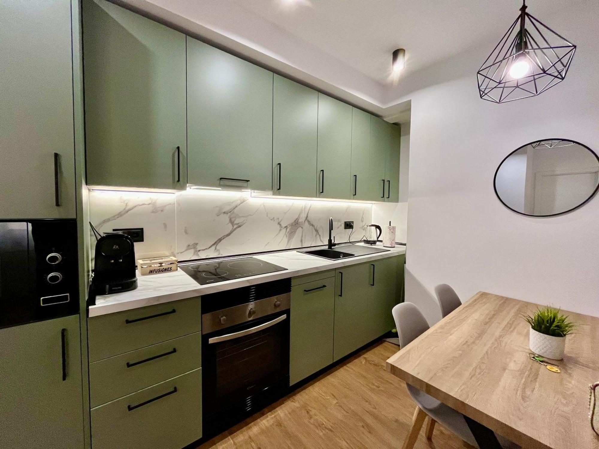 Apartament Piso Picasso, Modern In The Heart Of *